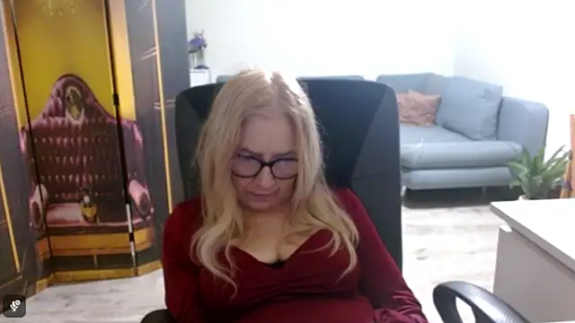 sofia xkiss online show from 12.15.25