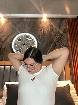 Snapshot of BellaPeers_ chatting on 02.26.26 BellaPeers online show from 02.26.26