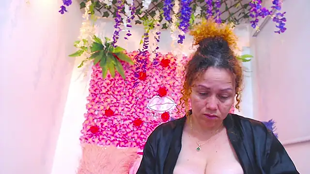 BLONDE SEXYHOT online show from 11.25.25