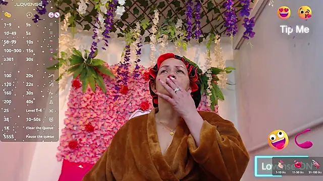 BLONDE SEXYHOT online show from 01.12.26