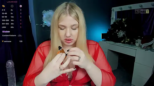 juli kisss online show from 01.10.25