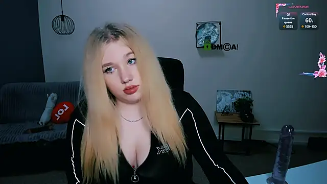 juli kisss online show from 01.18.25