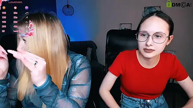 juli kisss online show from 03.13.25