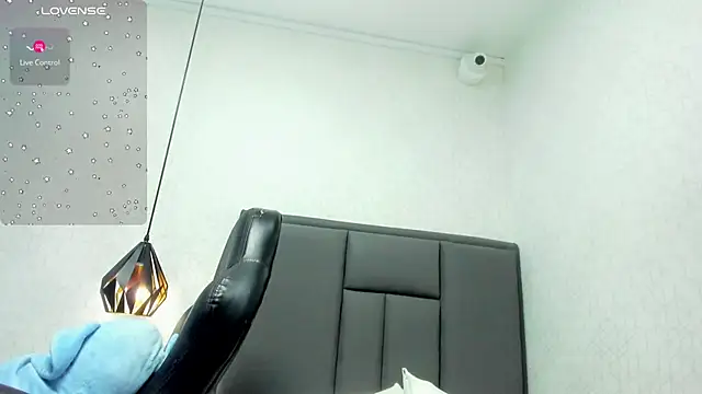 MAILYLOVE1 online show from 02.04.25