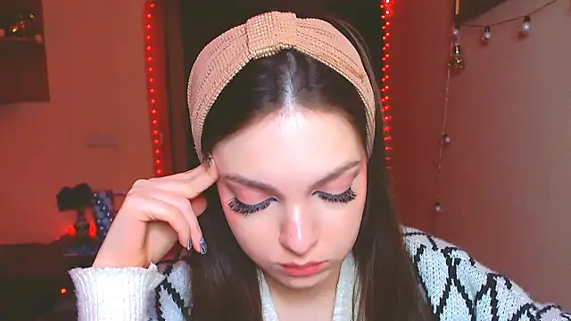 Snapshot of miss_merciless_ chatting on 12.19.24 miss merciless online show from 12.19.24