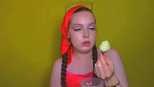 Snapshot of miss_merciless_ chatting on 05.19.26 miss merciless online show from 05.19.26