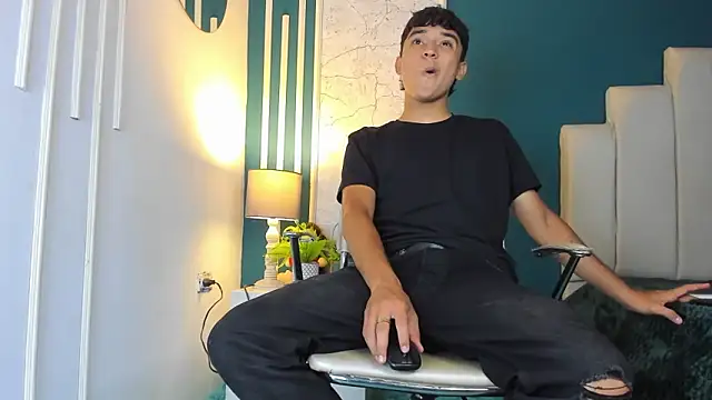 Austin Cardieff online show from 02.06.25