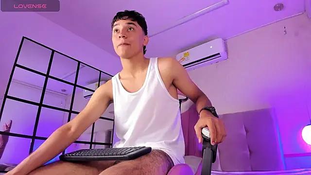 Austin Cardieff online show from 02.08.25