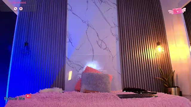 Snapshot of Iamvictoria06 chatting on 10.25.25 Iamvictoria06 online show from 10.25.25