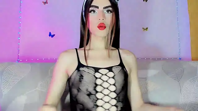 Snapshot of TatiGil chatting on 07.16.26 TatiGil online show from 07.16.26