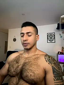 Snapshot of aaroncolombia chatting on 09.16.25 aaroncolombia online show from 09.16.25