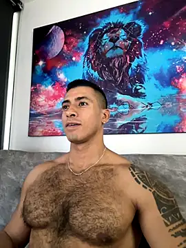 Snapshot of aaroncolombia chatting on 10.01.25 aaroncolombia online show from 10.01.25
