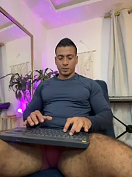 Snapshot of aaroncolombia chatting on 01.14.26 aaroncolombia online show from 01.14.26