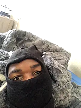 Snapshot of kinglorad chatting on 10.28.25 kinglorad online show from 10.28.25