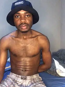 Snapshot of kinglorad chatting on 11.12.25 kinglorad online show from 11.12.25