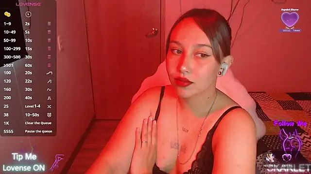 Snapshot of Skarlet_Adams28 chatting on 10.28.25 Skarlet Adams28 online show from 10.28.25