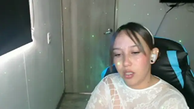 Skarlet Adams28 online show from 03.04.26