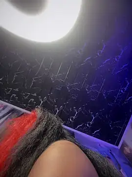 Snapshot of Thyana_LS chatting on 01.10.25 Thyana LS online show from 01.10.25