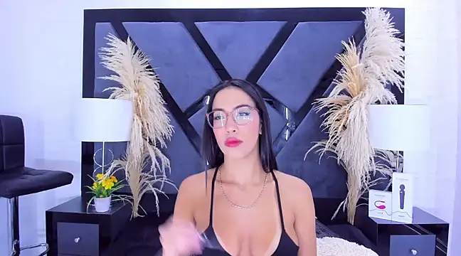 Snapshot of KylieWhite chatting on 01.16.25 KylieWhite online show from 01.16.25