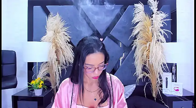 Snapshot of KylieWhite chatting on 01.23.25 KylieWhite online show from 01.23.25