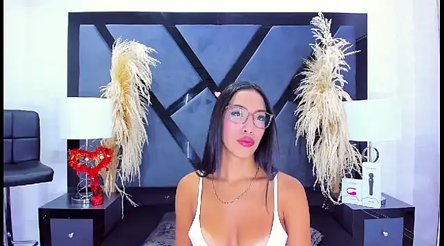 Snapshot of KylieWhite chatting on 02.06.25 KylieWhite online show from 02.06.25