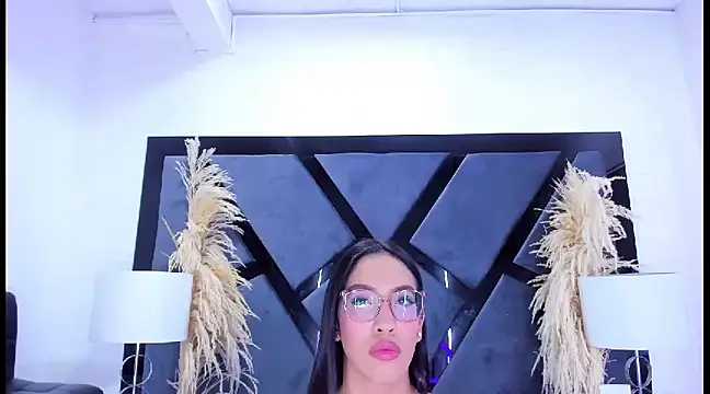 Snapshot of KylieWhite chatting on 02.19.25 KylieWhite online show from 02.19.25