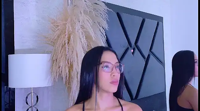 Snapshot of KylieWhite chatting on 03.14.25 KylieWhite online show from 03.14.25