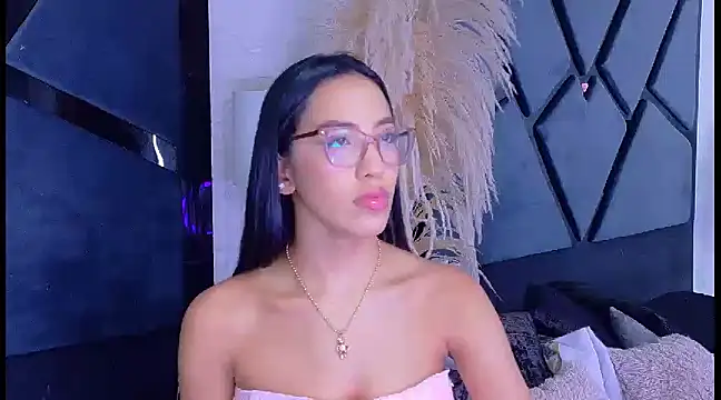 Snapshot of KylieWhite chatting on 03.15.25 KylieWhite online show from 03.15.25