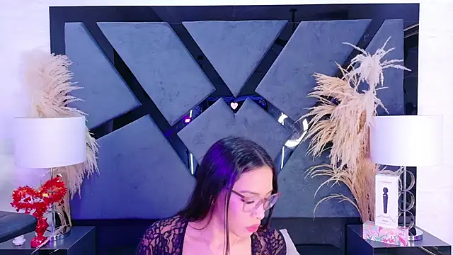 Snapshot of KylieWhite chatting on 09.30.25 KylieWhite online show from 09.30.25