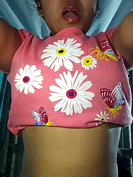 Snapshot of hotbaby_5 chatting on 11.25.25 hotbaby 5 online show from 11.25.25