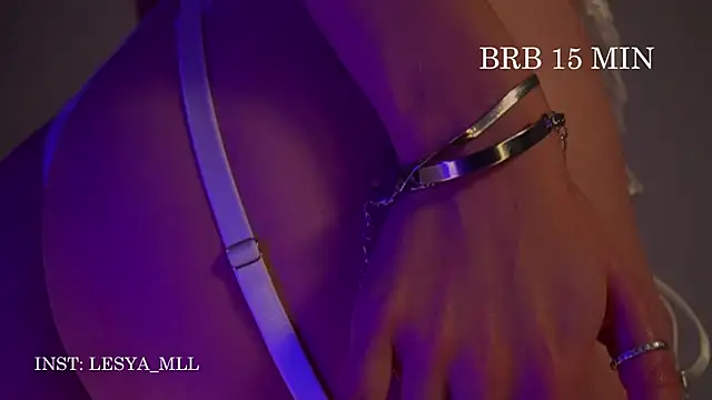 Snapshot of wowmolly chatting on 03.16.25 wowmolly online show from 03.16.25