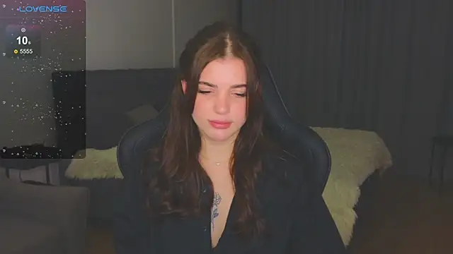 Snapshot of adrianawow1 chatting on 11.06.25 adrianawow1 online show from 11.06.25