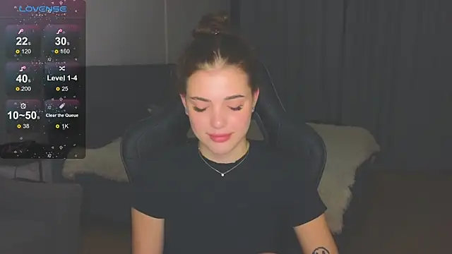 Snapshot of adrianawow1 chatting on 11.08.25 adrianawow1 online show from 11.08.25