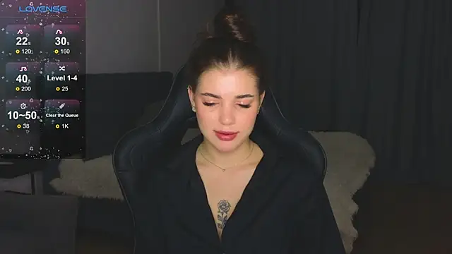 Snapshot of adrianawow1 chatting on 11.19.25 adrianawow1 online show from 11.19.25