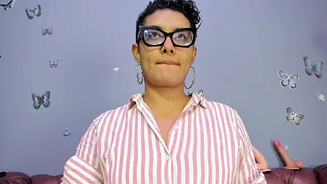 Kaira mosse online show from 10.10.25