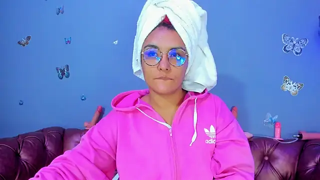 Snapshot of Kaira_mosse chatting on 04.19.26 Kaira mosse online show from 04.19.26