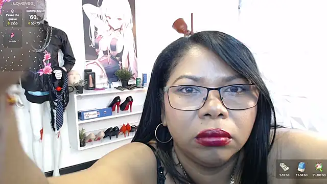 Snapshot of Keilathompson chatting on 11.21.25 Keilathompson online show from 11.21.25