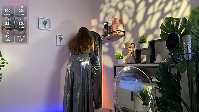 Snapshot of Julie_Rhodes chatting on 01.02.25 Julie Rhodes online show from 01.02.25