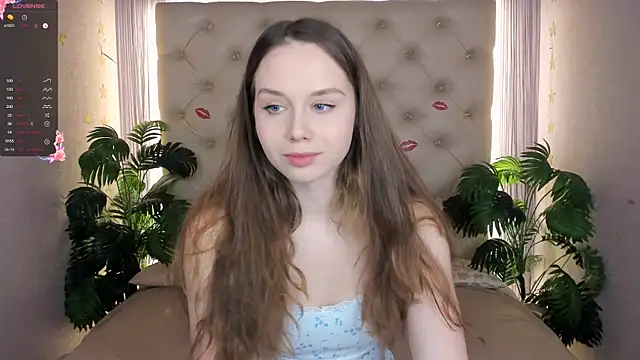 Snapshot of Julie_Rhodes chatting on 03.01.25 Julie Rhodes online show from 03.01.25