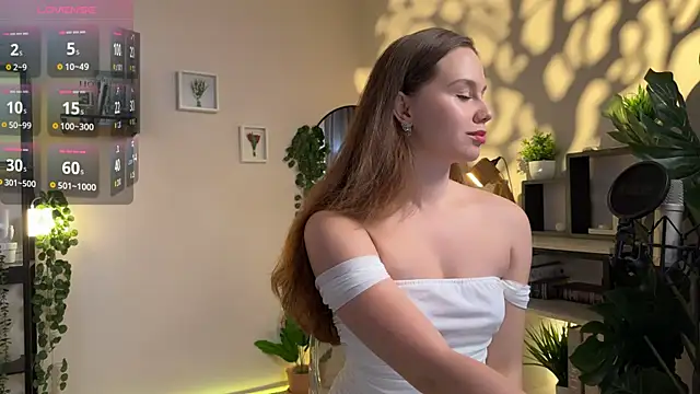 Snapshot of Julie_Rhodes chatting on 11.04.25 Julie Rhodes online show from 11.04.25