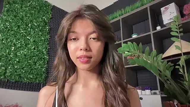 Snapshot of DesiredHoney chatting on 10.11.25 DesiredHoney online show from 10.11.25