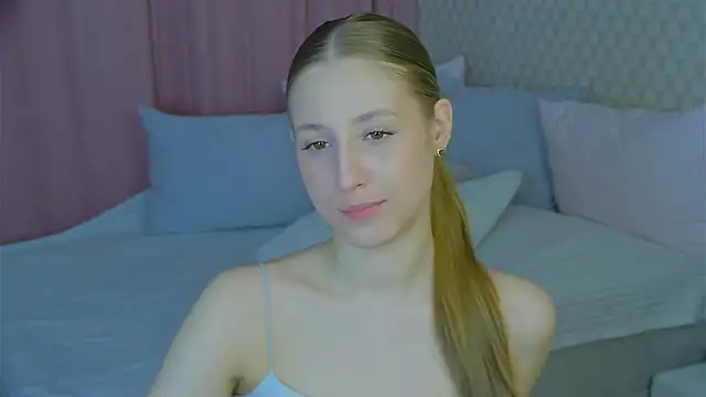 BritneyCruze online show from 03.13.25