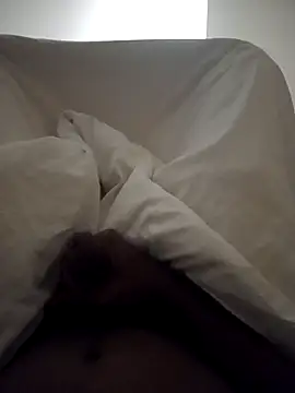 Snapshot of Cute_boleh chatting on 11.16.25 Cute boleh online show from 11.16.25