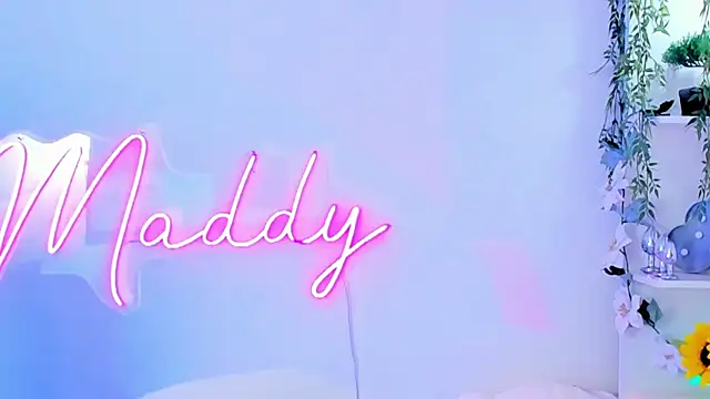 MaddyParisi online show from 03.08.25