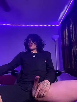 Snapshot of plutomf chatting on 11.12.25 plutomf online show from 11.12.25