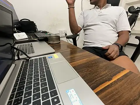 real meet girl finding in online show from 10.13.25