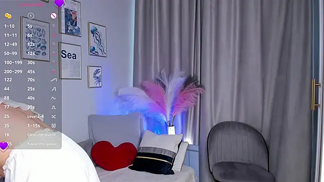 OdetteHarwick online show from 11.13.25