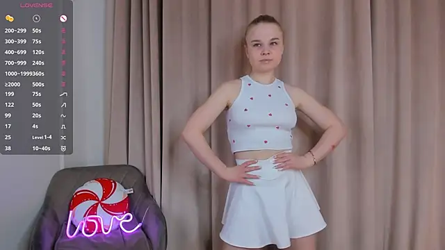 OdetteHarwick online show from 04.10.26