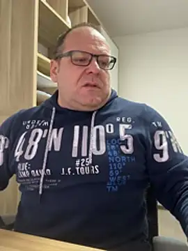 Snapshot of coupleLatinaLovers chatting on 02.12.26 coupleLatinaLovers online show from 02.12.26