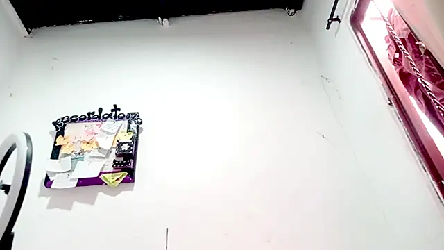 PetiteIvoryQueen19 online show from 10.23.25